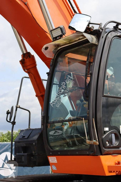 جرافة Hitachi ZX490LCH-6