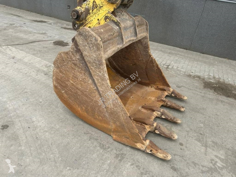 Excavator Komatsu LC-10