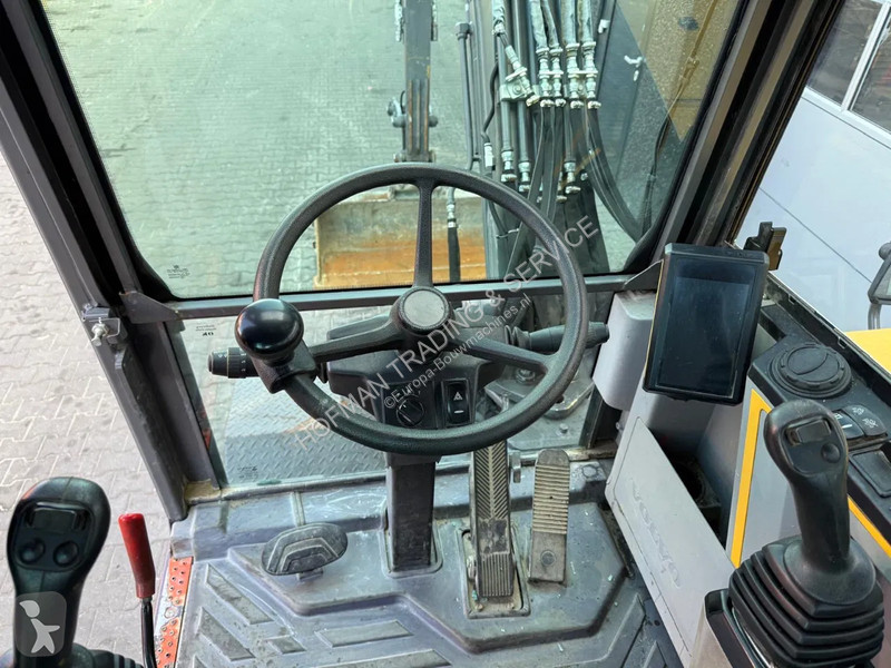 Escavadora Volvo EW60E