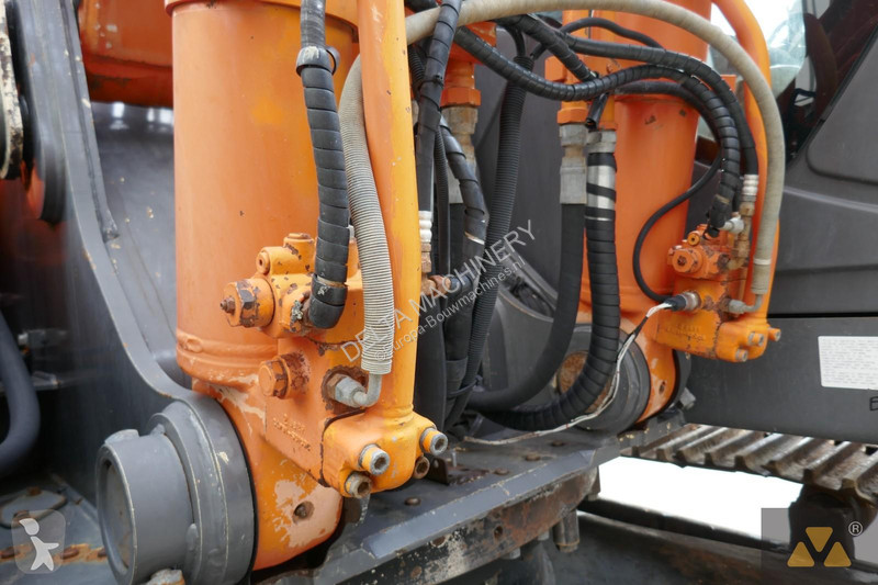Lopatový nakládač Hitachi Long reach