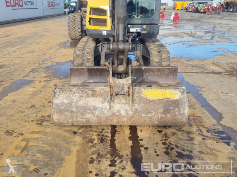 Lopatový nakládač Volvo ECR50D