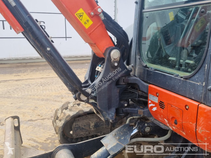 Lopatový nakládač Kubota U55-4