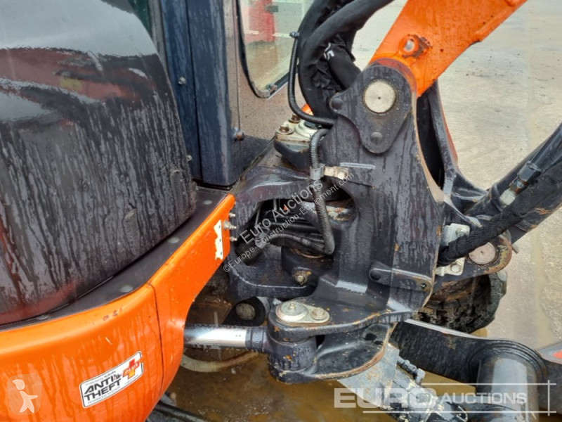 Lopatový nakládač Kubota U48-4