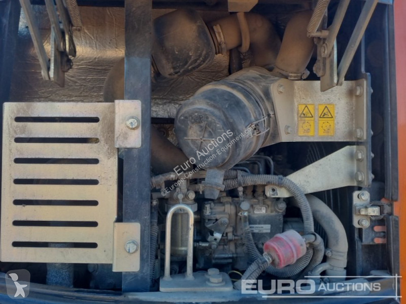 Lopatový nakládač Hitachi ZX26U-5A CLR