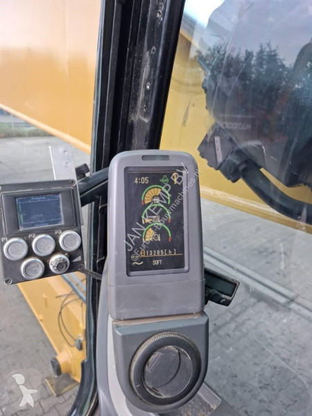 Lopatový nakládač Caterpillar 374 D L