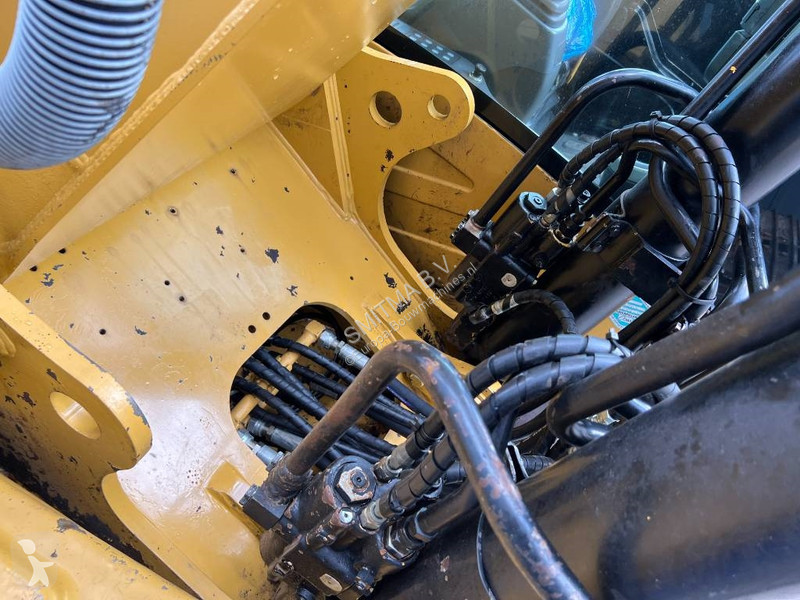 جرافة Caterpillar L