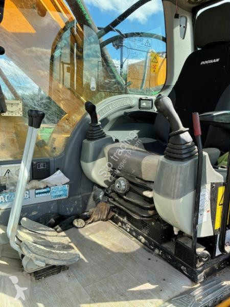 Lopatový nakládač JCB BIGFLOAT 220LC
