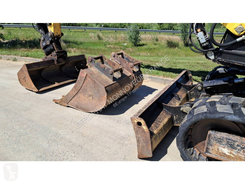 جرافة Yanmar SV120
