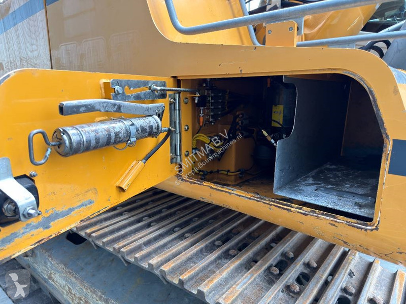 جرافة Liebherr R922 SLC