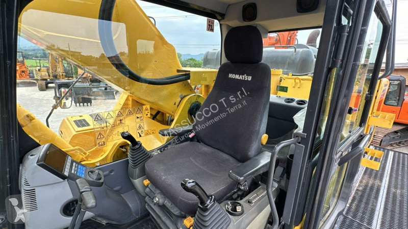 Rýpadlo Komatsu PC700 LC8E0