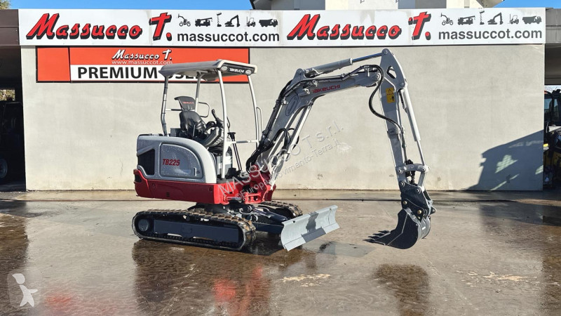 Rýpadlo Takeuchi TB225