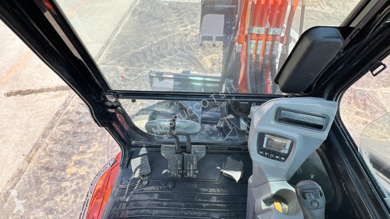 جرافة Kubota U48-4