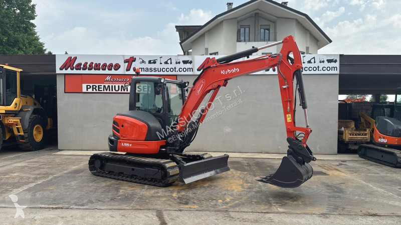 جرافة Kubota