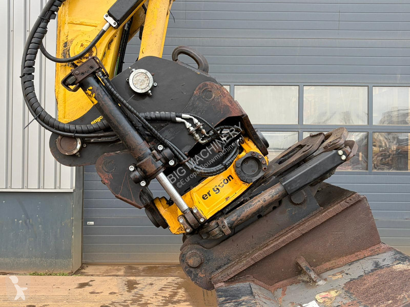 Skovl Komatsu Engcon and 3 x bucket