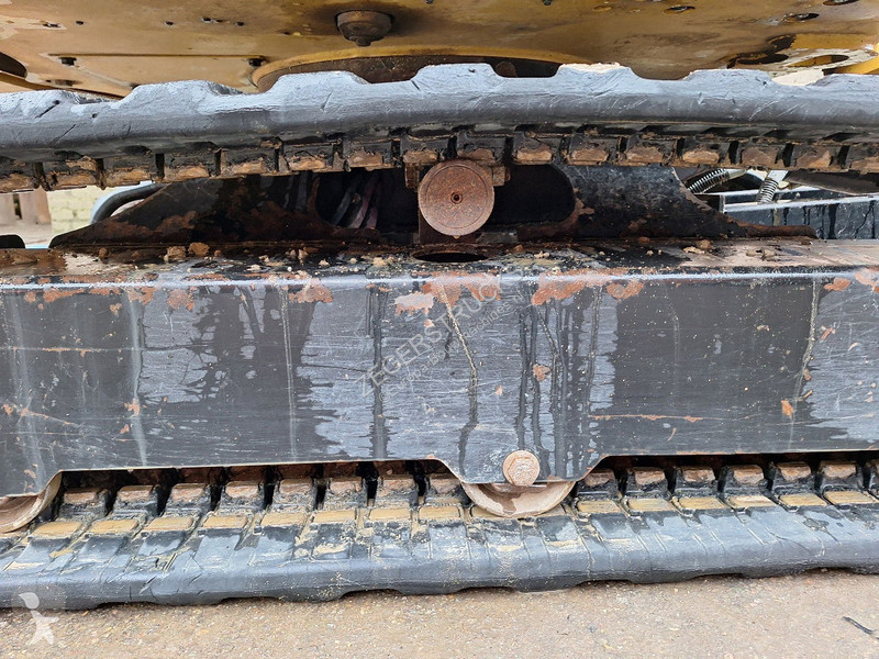 Экскаватор Caterpillar .7