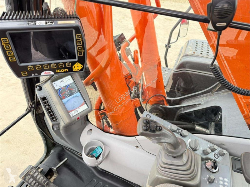 Skovl Hitachi LC-5B + LEICA 3D GPS
