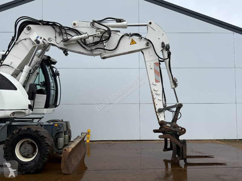 جرافة Liebherr A Compact - Triple Boom / Many...