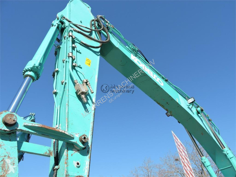 جرافة Kobelco SK210