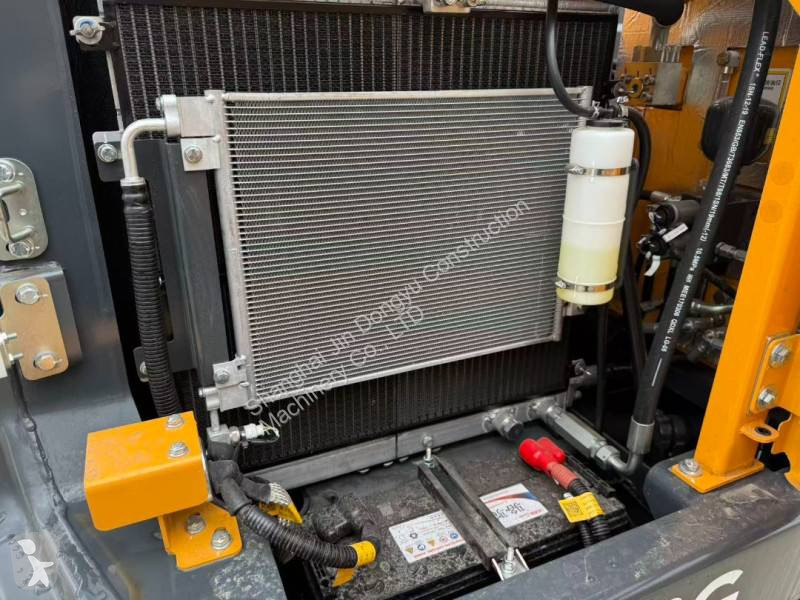 جرافة Hyundai HX60G