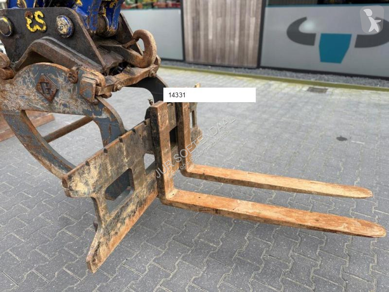 جرافة Komatsu 10