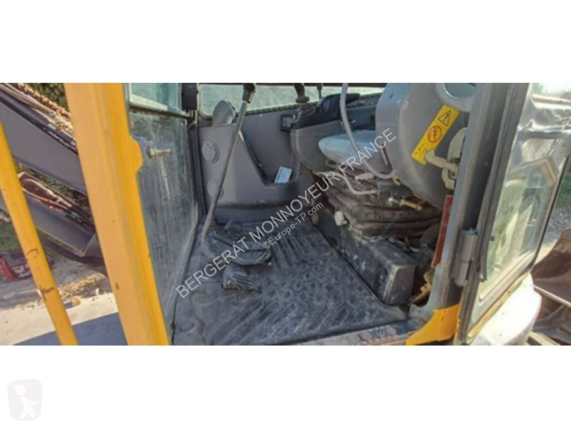 جرافة Volvo ECR58