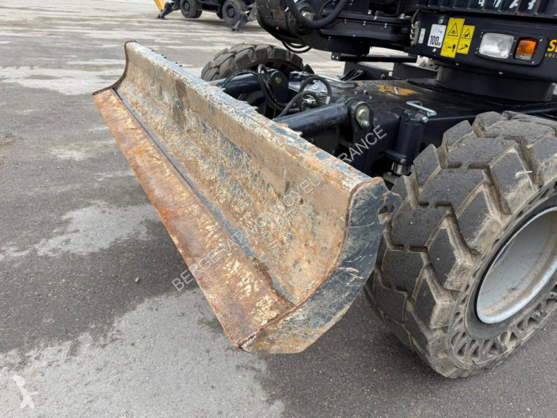 Экскаватор Yanmar B95W