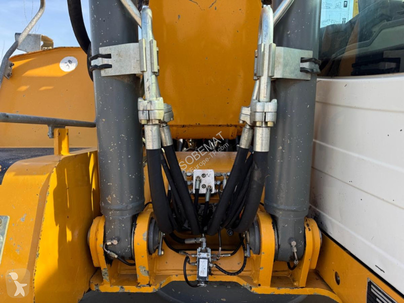 جرافة Liebherr