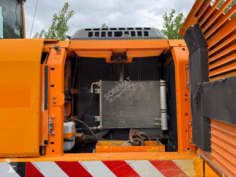 جرافة Komatsu