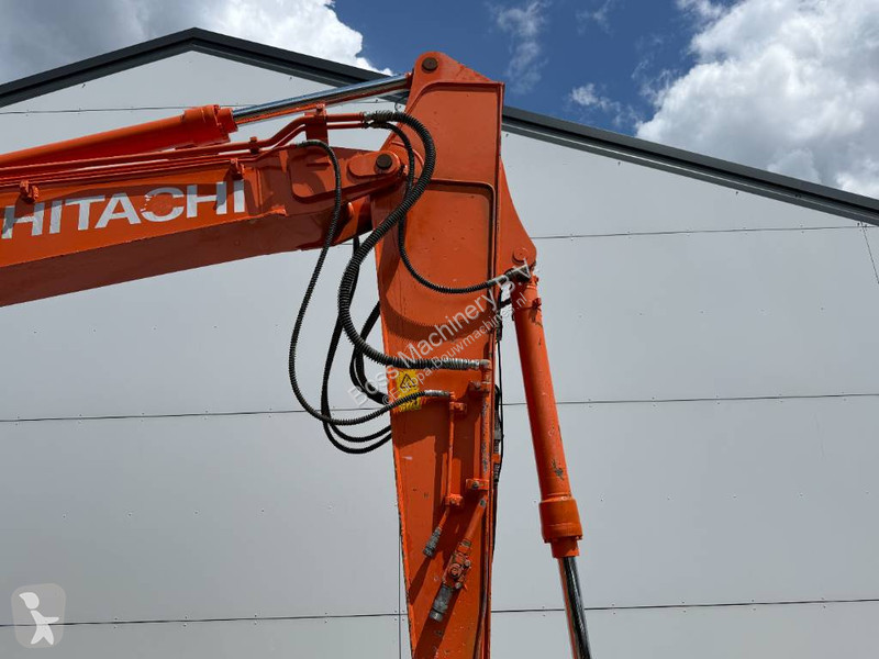 جرافة Hitachi - Quick Coupler / Automatic Greasing
