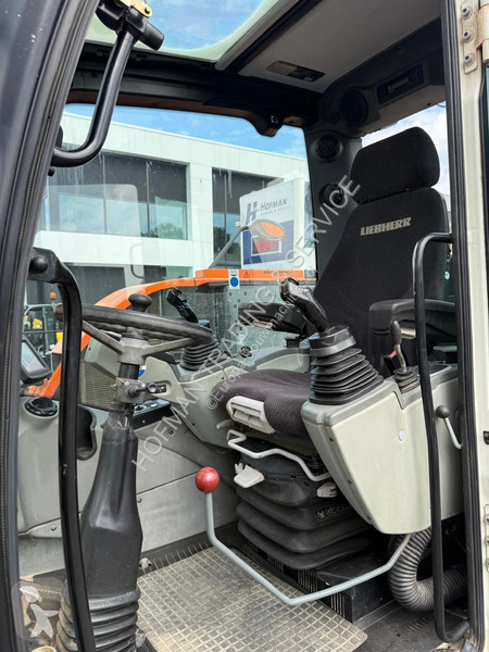 جرافة Liebherr Compact | A/C