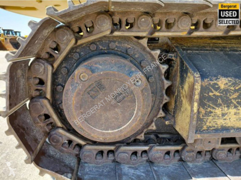 Багер Caterpillar