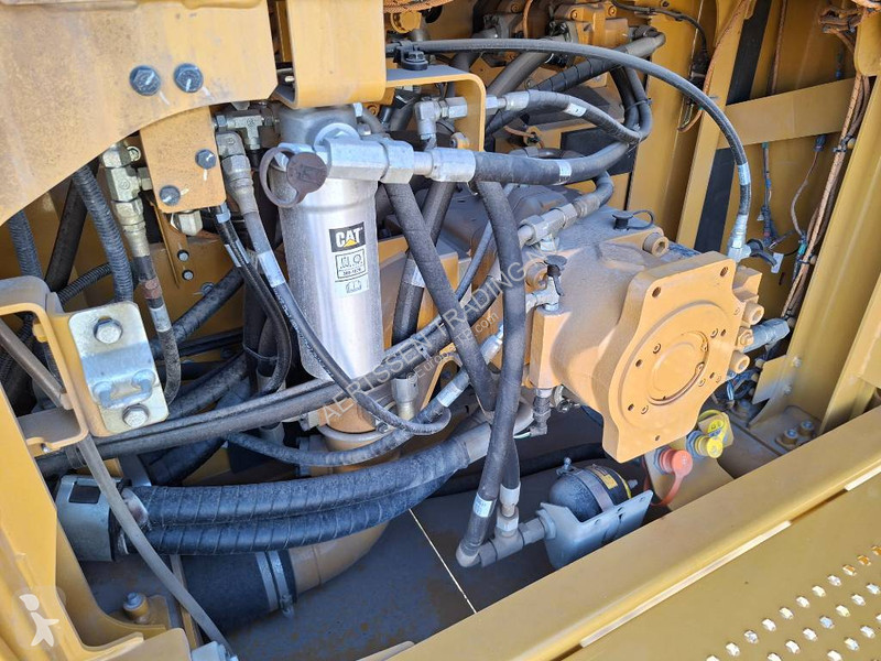 جرافة Caterpillar 395
