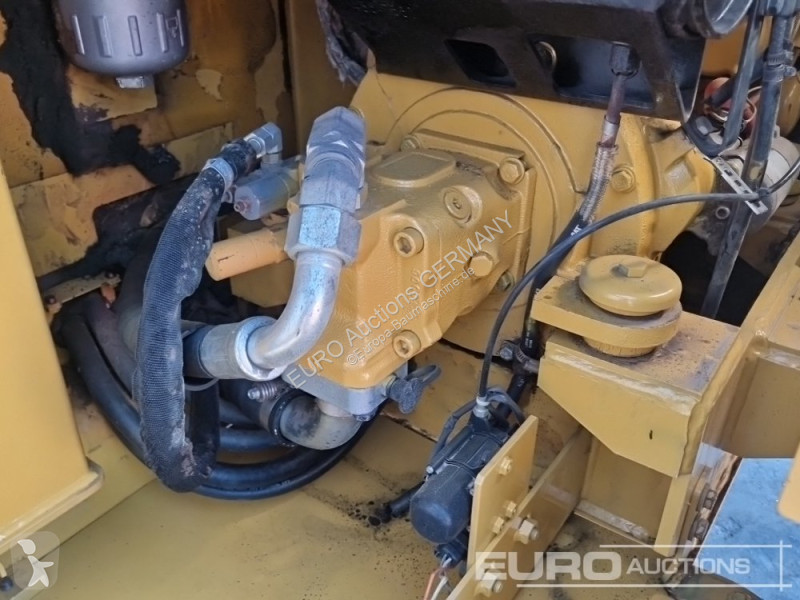 جرافة Caterpillar 305.5 E2