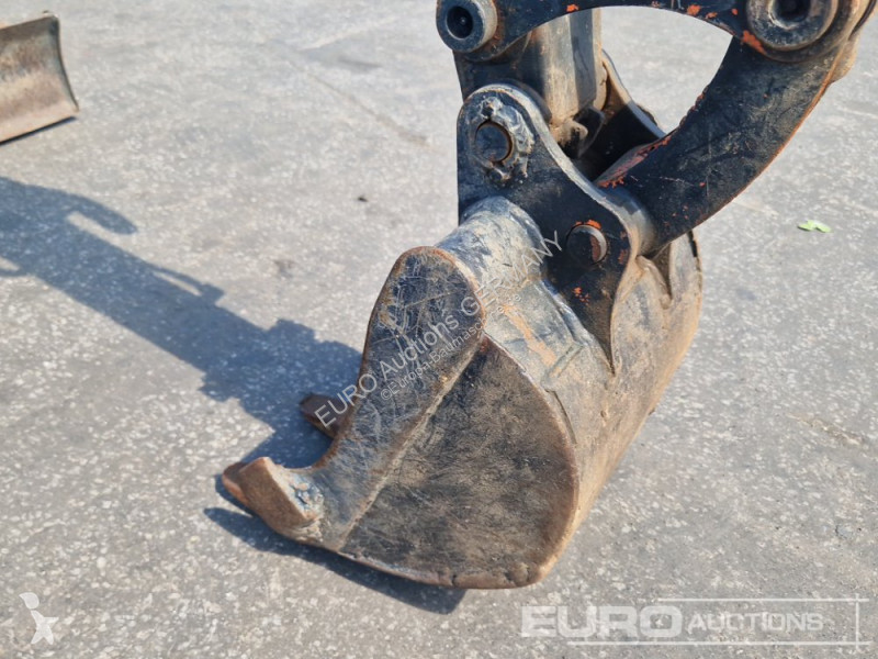 جرافة Kubota KH007