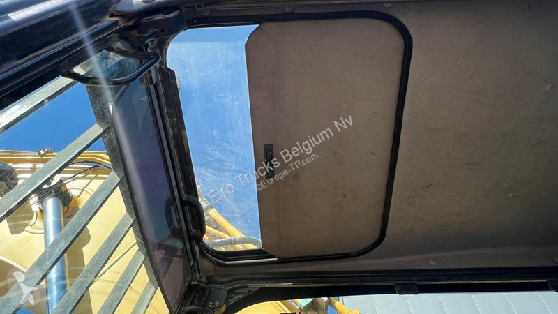جرافة Komatsu HB215LC-1 (BELGIAN MACHINE / GOOD...