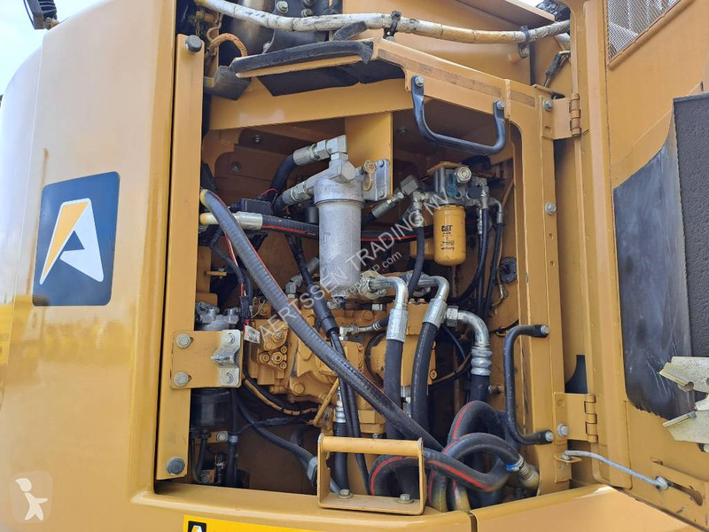 Rýpadlo Caterpillar 335FLCR