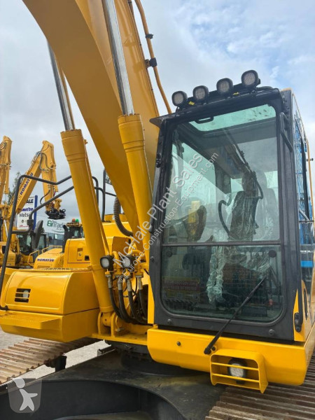جرافة Komatsu 11