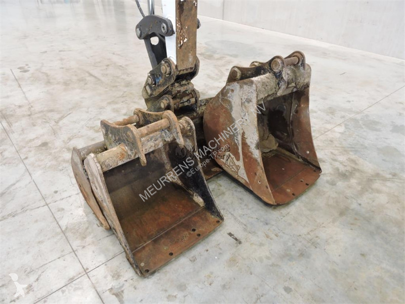 جرافة Bobcat 3 Buckets