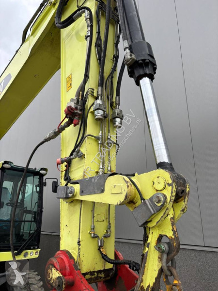 جرافة Caterpillar M 320 F