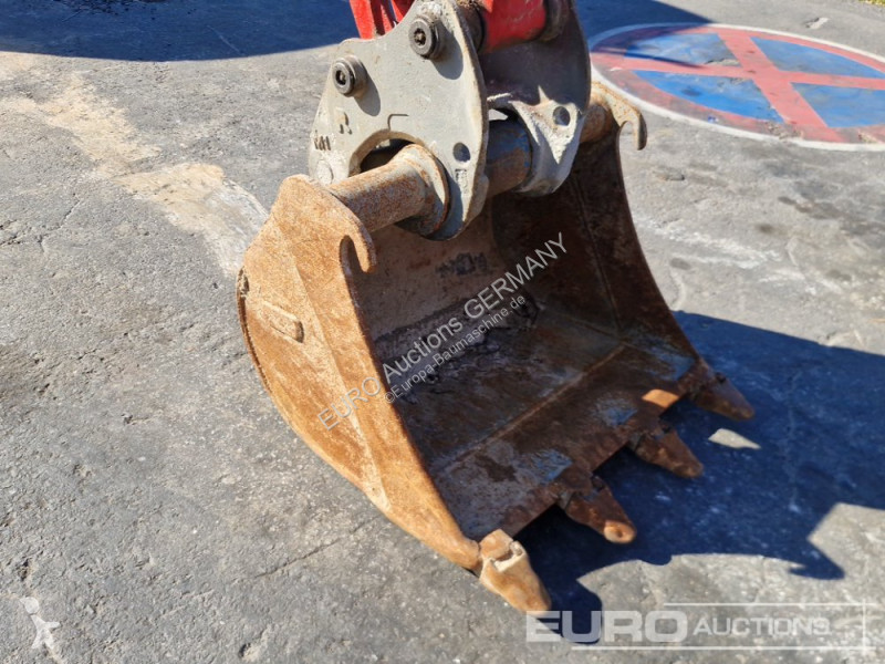 جرافة Volvo ECR25D