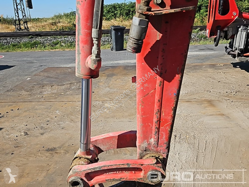 Экскаватор Volvo ECR25D