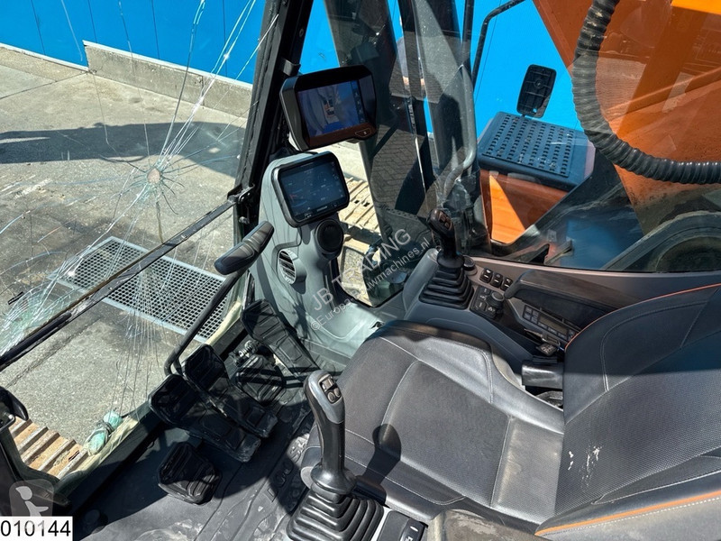 جرافة Doosan 7 202 KW, 7125 Hours