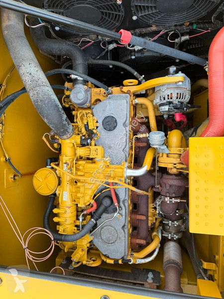 Lopatový nakládač Caterpillar NG 07B .