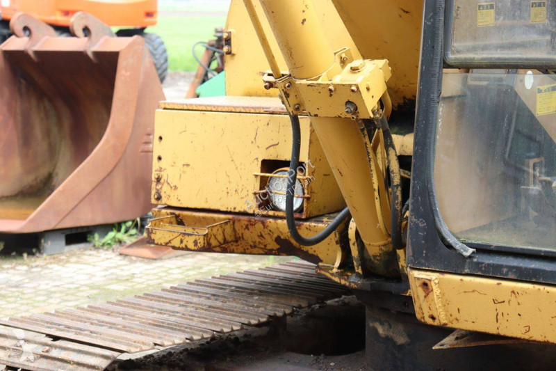 Rýpadlo Caterpillar E70B