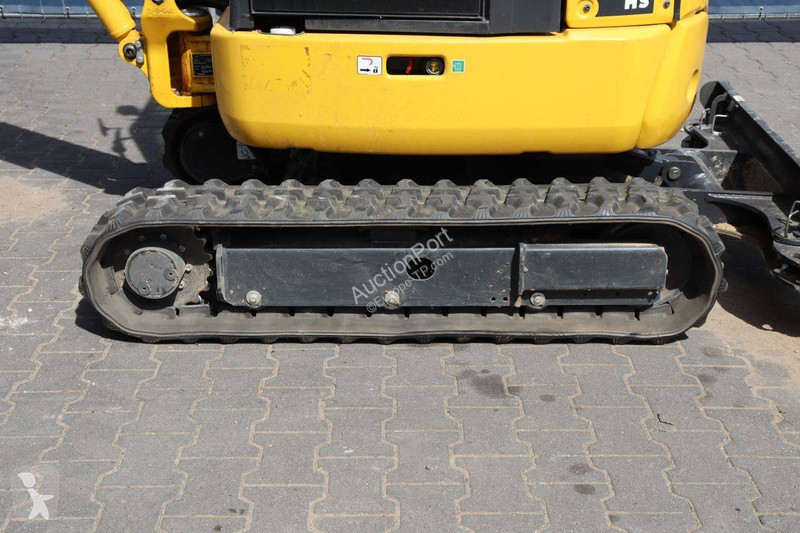 جرافة Komatsu PC16R-3HS