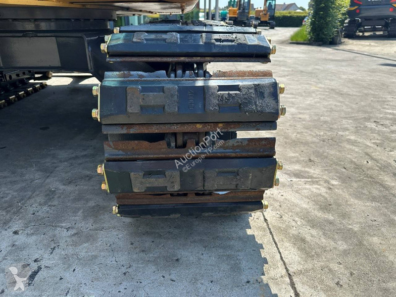 جرافة Komatsu 7