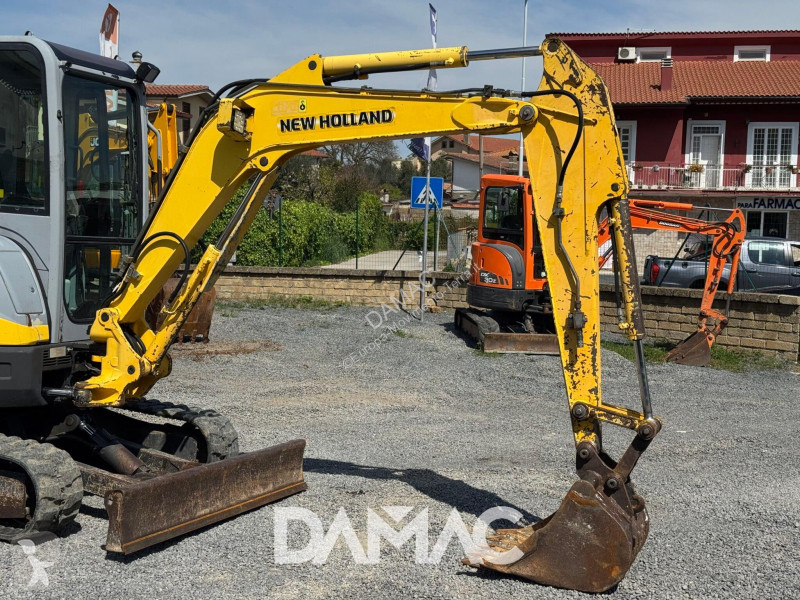 Rýpadlo New Holland E35.2SR