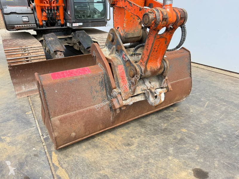 جرافة Hitachi - Hammer Lines / Quick Coupler