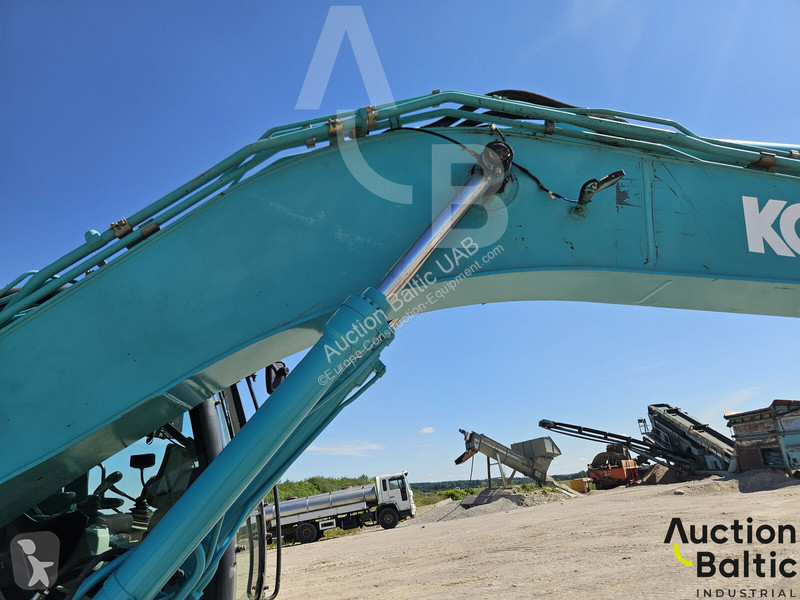 جرافة Kobelco LC10