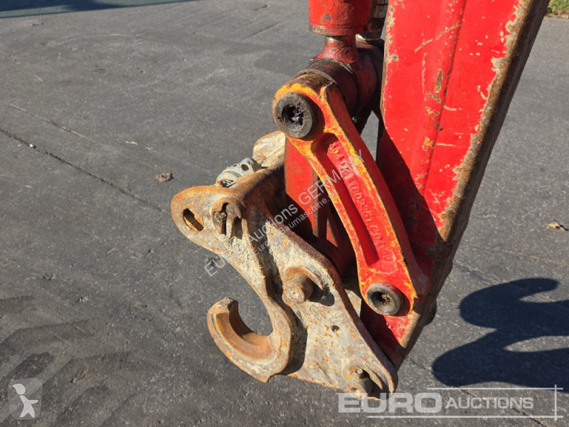 جرافة Volvo ECR25D